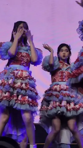 FANCAM @fenijkt48 - # KuSangatSuka At JKT48 26th SINGLE #KuSangatSuka  #fenijkt48    #kusangatsuka #jkt48 #fyp 