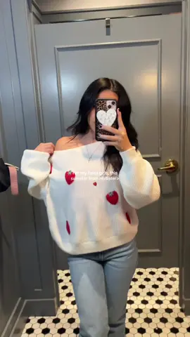 She’s so cute 🍓 valentines collection goes hard ✨ #offtheshoulder #OOTD #outfitinspo #outfitideas #fresagirl #latinacontentcreator #miamiinfluencer #ootdinspo #hollister 