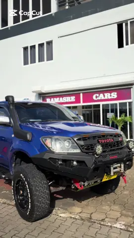Rijden in stijl! 💙🔥 Toyota Vigo 2010 – robuust, krachtig en klaar voor nieuwe avonturen! 🚙💨 #ToyotaVigo #4x4Life 📞 Meer info of bezichtiging? Bel: 0339900 / 7221071 / 8634999 📍 Adres: Commissaris Weythingweg #106, nabij de rotonde Magentakanaalweg #toyota #vigo #pickup #suriname 