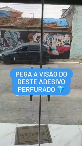 adesivo Perfurado ideal para vitrine  privacidade e marketing juntos 