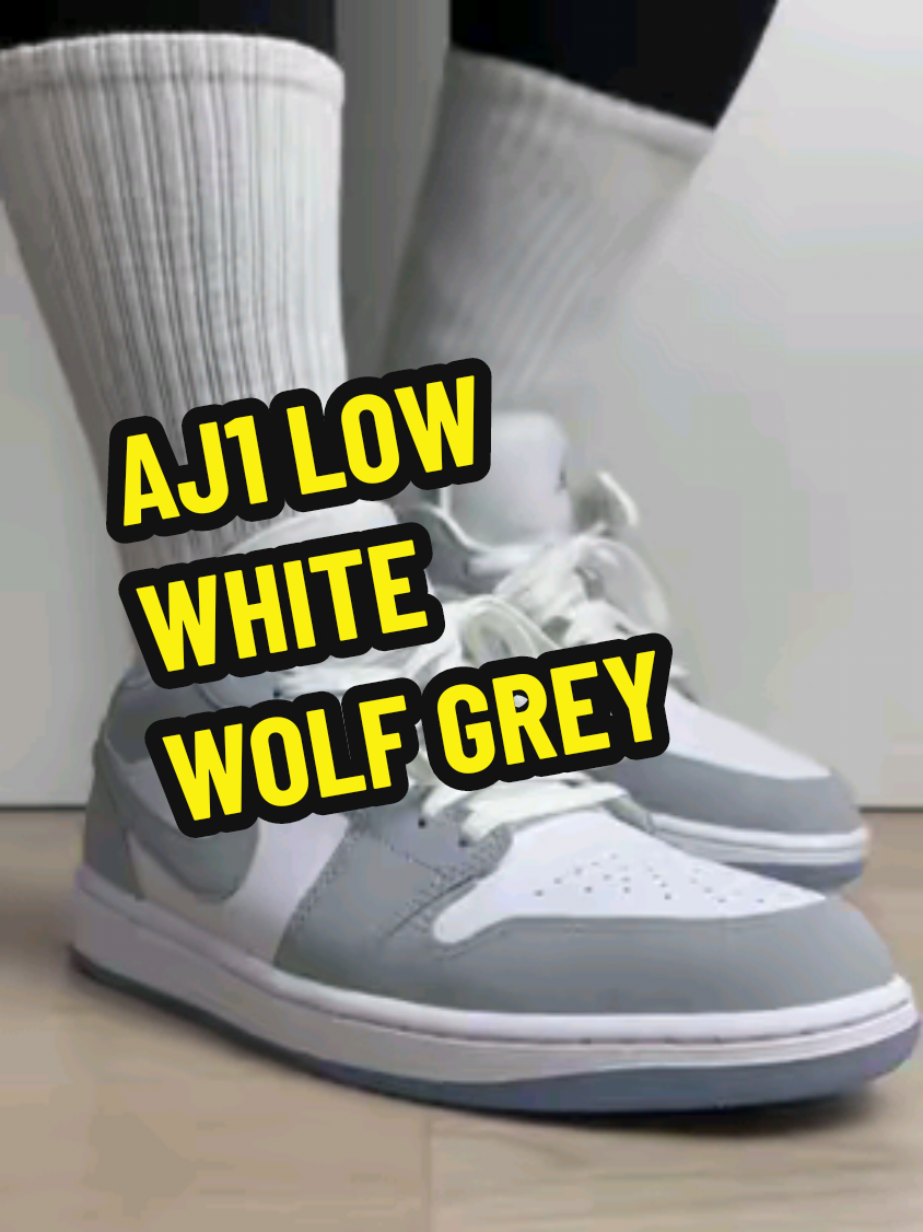 Air Jordan 1 low White wolf Grey #giaynike #giaydep #giaynamnu #giaythoitrang #giaydichoi #sneakers #giaydihoc #giaythethao #nike #giaynikechinhhang 