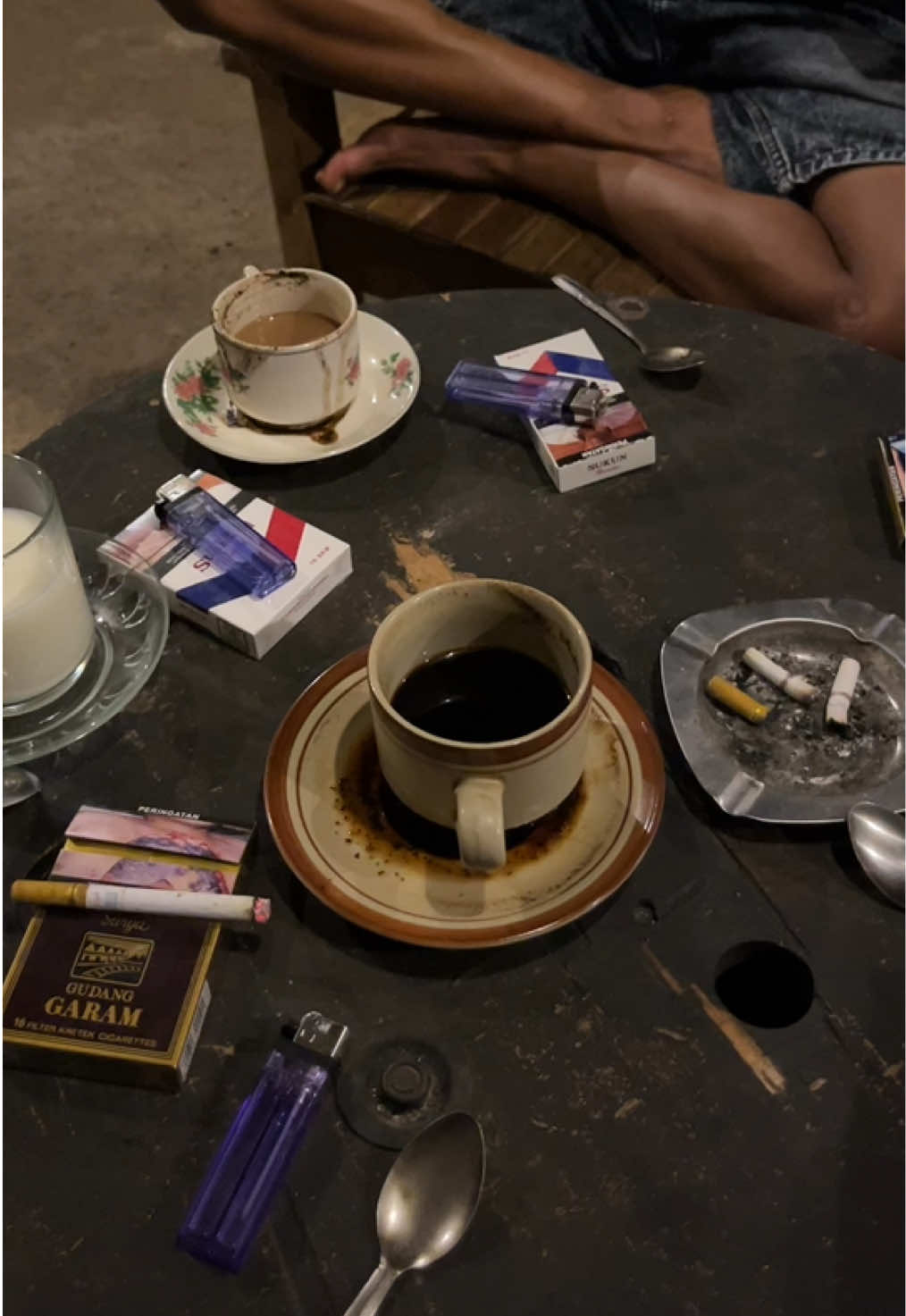 Ojo lali adat e jiee☕️☕️☕️#DUTAKOPI #jowostory #bahanswmu #fyp #fypシ゚ 