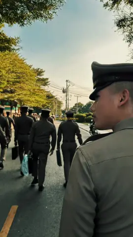 Ep.59  สูงกว่าเรา  >> จงเคารพ เสมอเรา  >> จงให้เกียรติ ต่ำกว่าเรา >> จงเมตตา ผู้ที่มีเกียรติ คือ ผู้ที่ให้เกียรติผู้อื่น #CapCut #แข้น้อยฝึกหัด🐊 #ตํารวจแต่ง #นสต14 #สายปราบปราม #นครสวรรค์หวานเจี๊ยบ #tiktok 