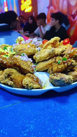 ¡Come todas las Alitas que quieras!!!🎉🎉🎉🎉 TODOS LOS  VIERNES Y SÁBADOS  HORARIO de 6:30 p.m. a 10:00 p.m. 🕡!Barra libre de alitas 🍗  por solo S/ 19.90 💰 + papas fritas + ensalada Dirección:📍 Mz. A-26, Lote 30, Jr. Las Gaviotas,Urb Sagitario - Santiago de Surco Reservas ☎️951 930 607 #barralibredealitas #surco_lima #santiagodesurco #promociones #chilcanos #alitas  ¡Te esperamos!