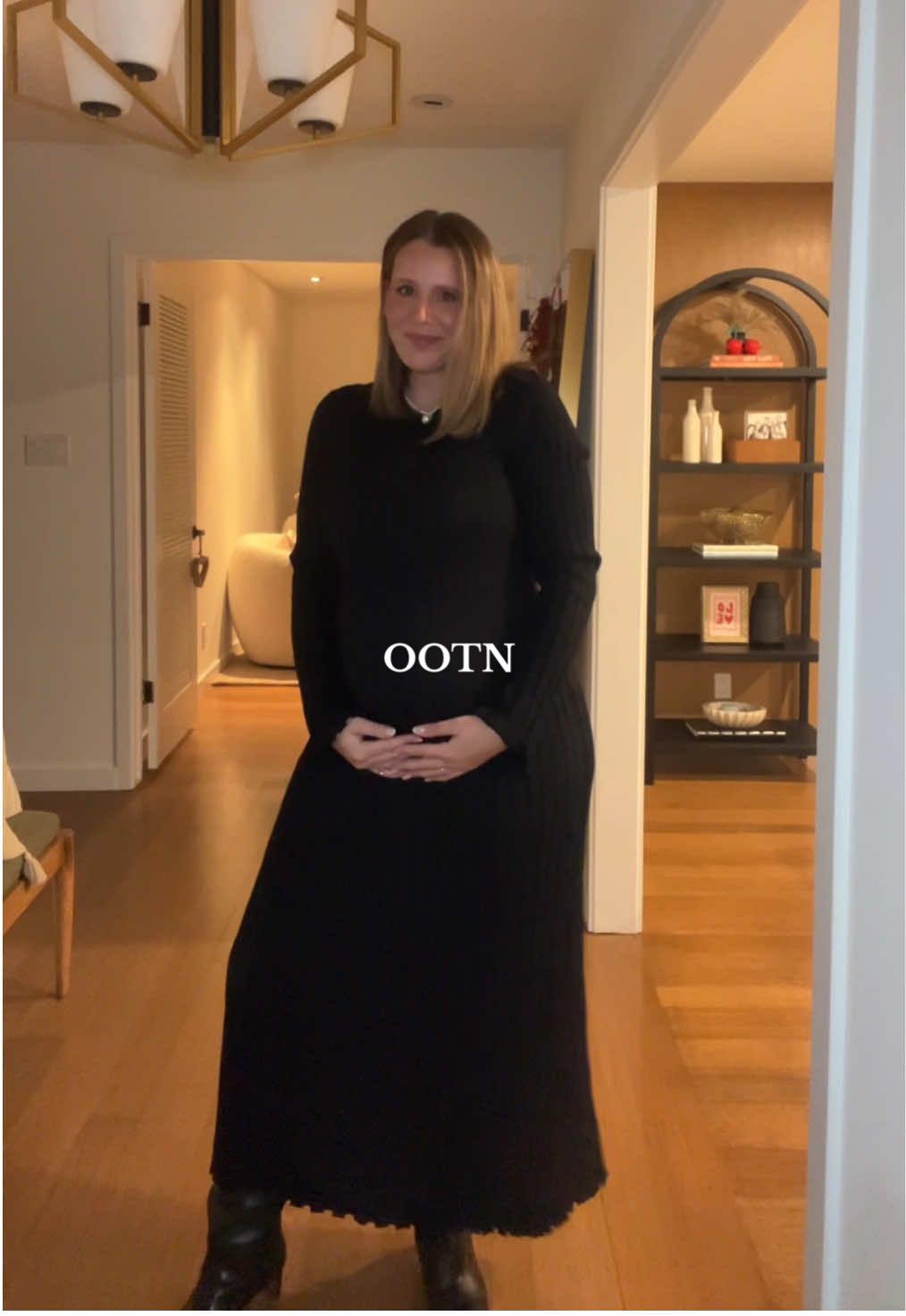 Girls night out !! ✨🤍 #ootn #ootnight #pregnant #pregnantlife #pregnantbelly #outfitinspo #outfitofthenight #dissh @DISSH @Dolce Vita Footwear 
