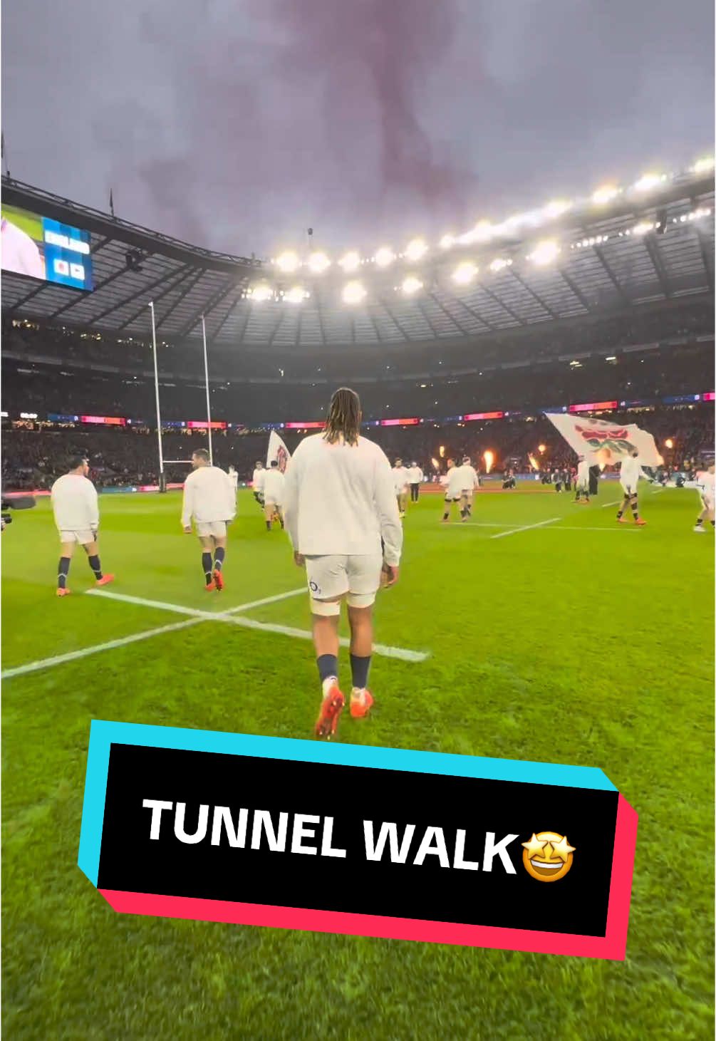 Walking out in front of a home crowd at Allianz Stadium 🤩 #ENGvFRA | #GuinnessM6N | @O2 | #WearTheRose 