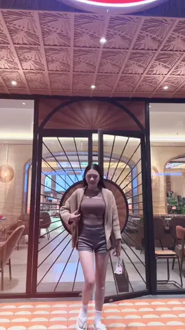 “Em luôn giả bờ nói không sao,đơn giản vì không muốn làm phiền người khác về câu chuyện của mình..”#tamtrang 