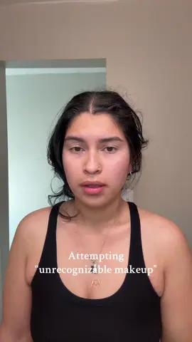 Keep in mind I don’t know how to do my makeup nor transitions… PLEASE BE NICE  #fyp #unrecognizablemakeup #makeuptransformation #creatorsearchinsights #latinacontentcreator #latinacreators #makeupchallenge #fypシ #foryoupage #parati #maquillaje 