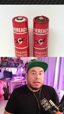 ¿Te acuerdas de las pilas del gatito? 🔋🐱 Esas baterias rojas EVEREADY que siempre salvaban  cuando el juguete no traía baterías.  Sabías que no durarían mucho, pero con que aguantaran el día, era suficiente. ¿Tú también corrías a la tiendita por ellas? #NostalgiadeNOCHE #Objetosdelos90s