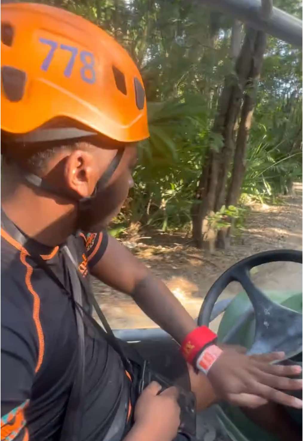 “Definitely” add this one to your Cancún trip coming up😎 It’s affordable and will keep you busy for the whole day ✍🏾🇲🇽 #xplor #mexico🇲🇽 #cancun #excursion #fyp #viral #thingstodo 