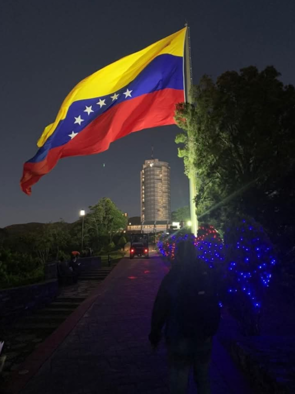 Soy latino - Los adolescentes 🎹🎺🎷  #venezuela #latinos #caracas #musica #salsa #adolescentes #fyppppppppppppppppppppppp #tendencia #viral #musicaviral #migrantes #migrantesvenezolanos #migranteslatinos 