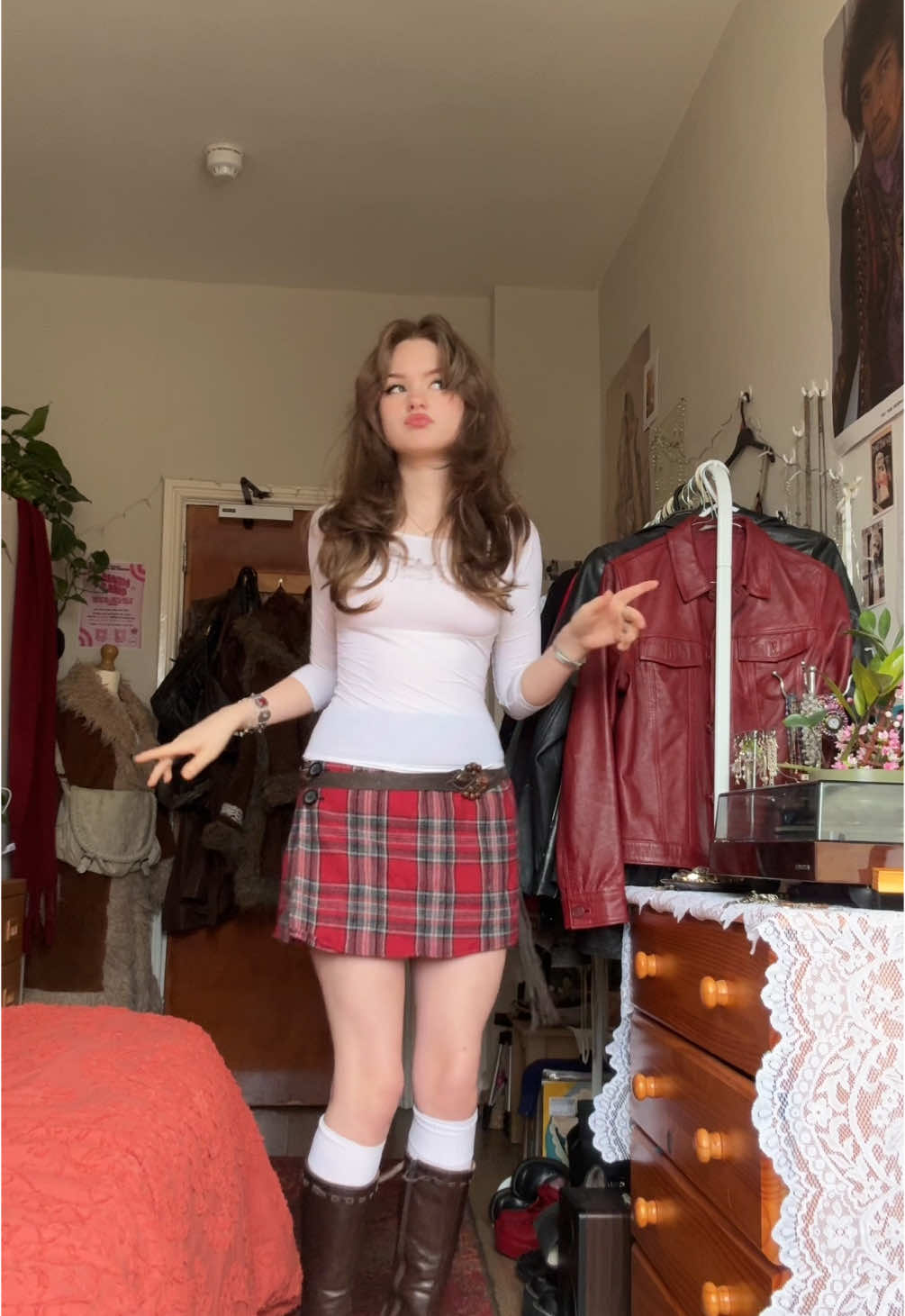 I’m really sick at the moment I actually think my throats going to give out #outfit #outfitideas #OOTD #outfitoftheday #outfitinspo #70soutfit #60soutfit #summeroutfit #thriftedoutfit #grwm #vintagefashion #collegeoutfit #universityoutfit #fitcheck #springoutfit #autumnoutfit #winteroutfit #mickjagger #rollingstones #mod #modoutfit 