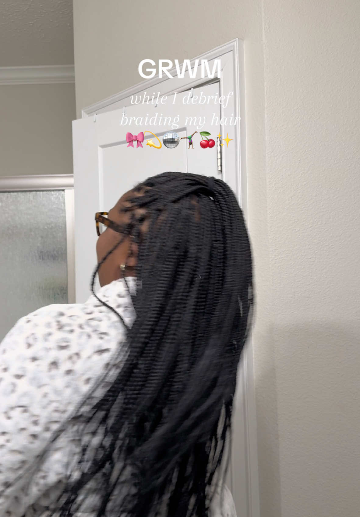I’m obsessed with how these turned out!!! 🤭✨🤍 #grwm #sahm #knotlessbraids #chattygrwm #braidstyle #blackmom 