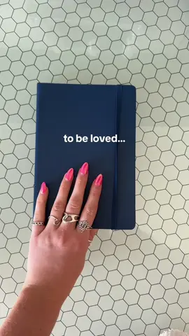 grateful for all this journal brought me 📓✨💗 cheers to a new chapter :) #journalwithme #junkjournal #junkjournaling #junkjournalwithme #completedjournal #finishedjournal #fulljunkjournal 