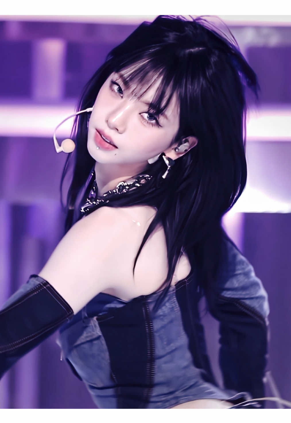 she’s insane is all i can say bc tt wouldn’t like it #karina #karinaaespa #aespa #kpop #aftereffects #ae #edits #edit #viral #foryou #fypシ #fyp 