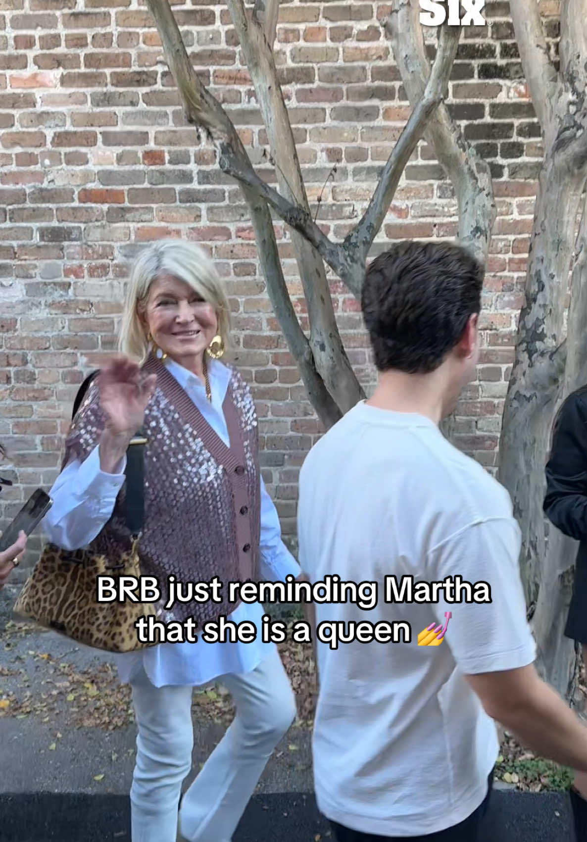 Queen Martha Stewart just arrived to the Fanatics Super Bowl party in New Orleans 👑🏈 