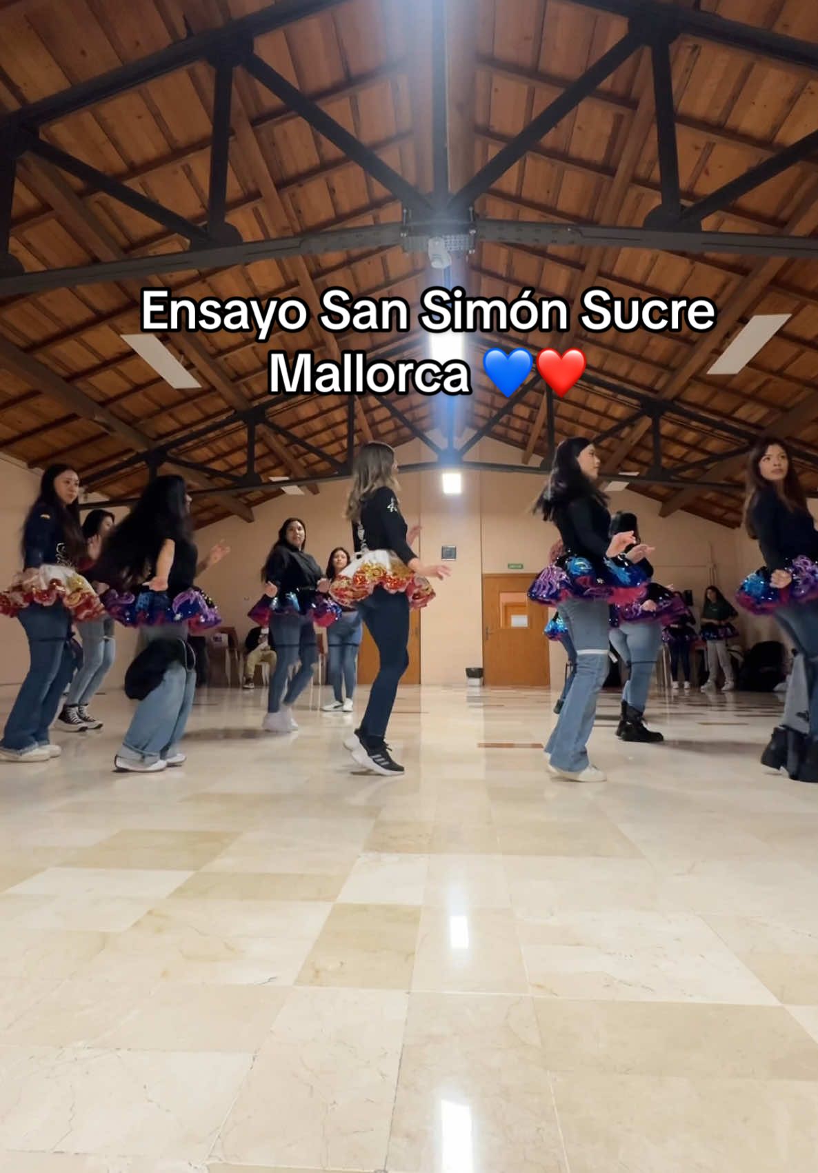 Ensayo con mi tropa @San Simón Sucre Mallorca las amoo 💙❤️ Ya se vienen Carnavalees✨ @Caporales San Simón Sucre #sansimonsucre #caporales #bolivia🇧🇴 #europa #mallorca #carnaval #fyp 