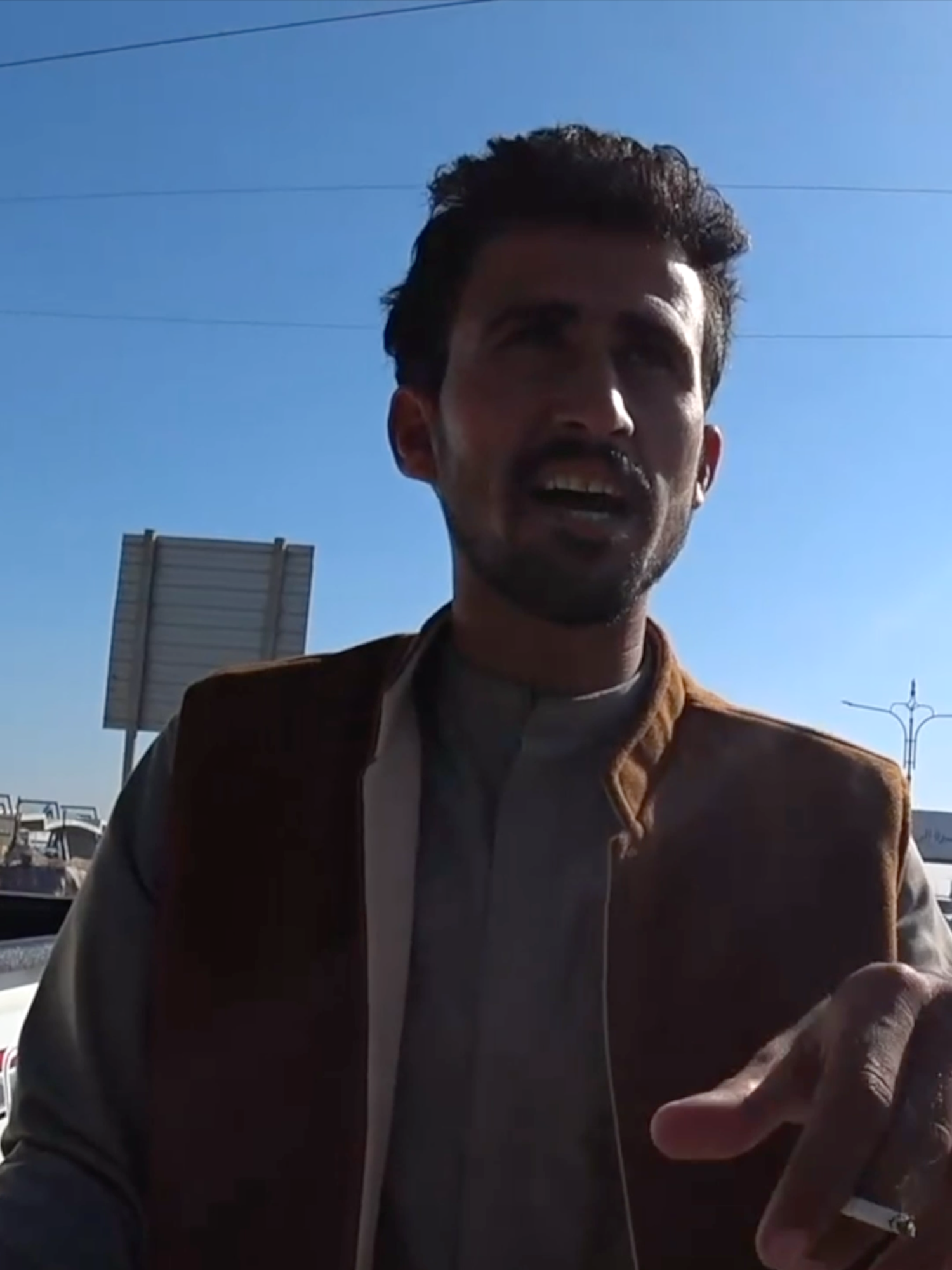 This Iraqi taxi driver tried to rip us off! 🇮🇶 #kurtcaz #iraq