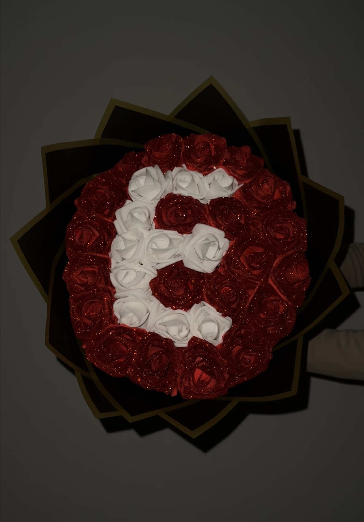Bouquet lettre E 🌹 #roseseternelles #paillette #initiale #lettre #pourtoii 