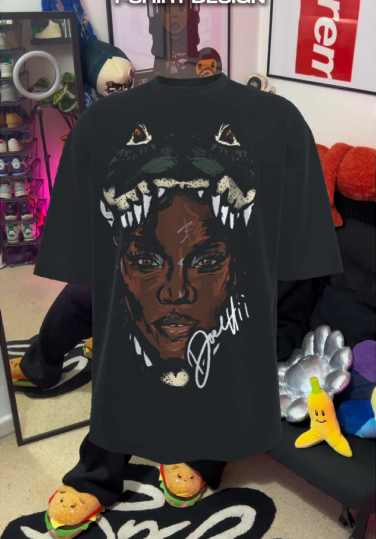 Quick Doechii t-shirt design I did on the train 🙂‍↕️🐊  So who’s gonna buy me tickets to go see her so I can wear it then?.. 🧍🏾‍♀️😀😪 #tshirtdesign #graphicdesigner #doechii #clothingbrand #outfitinspo #creativesoftiktok #fyp #fashion #streetwear 