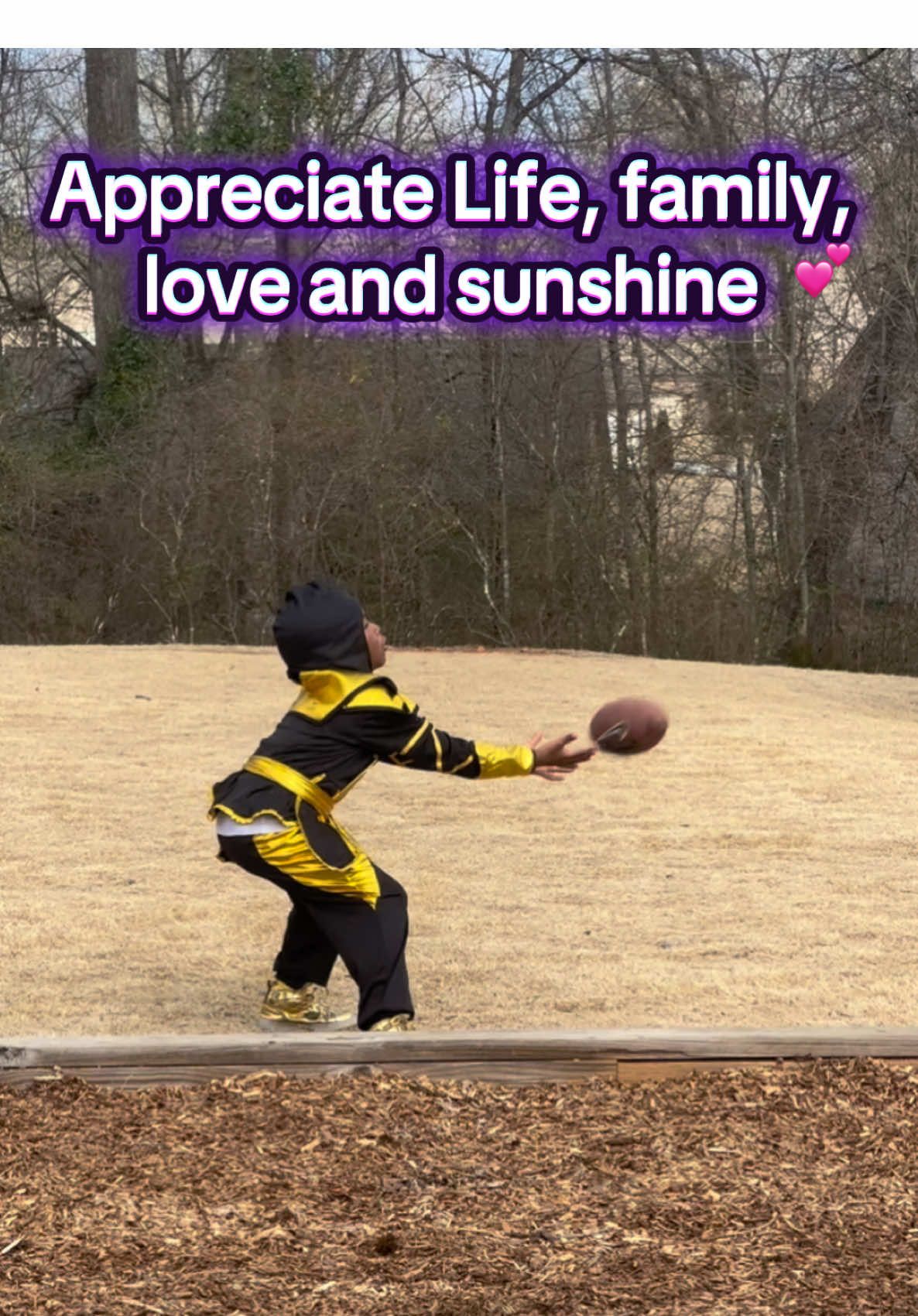 What do you do when it’s sunny and 73 degrees?? #creatorsearchinsights #park #sunnydays #family #thankful #grateful #fyp 