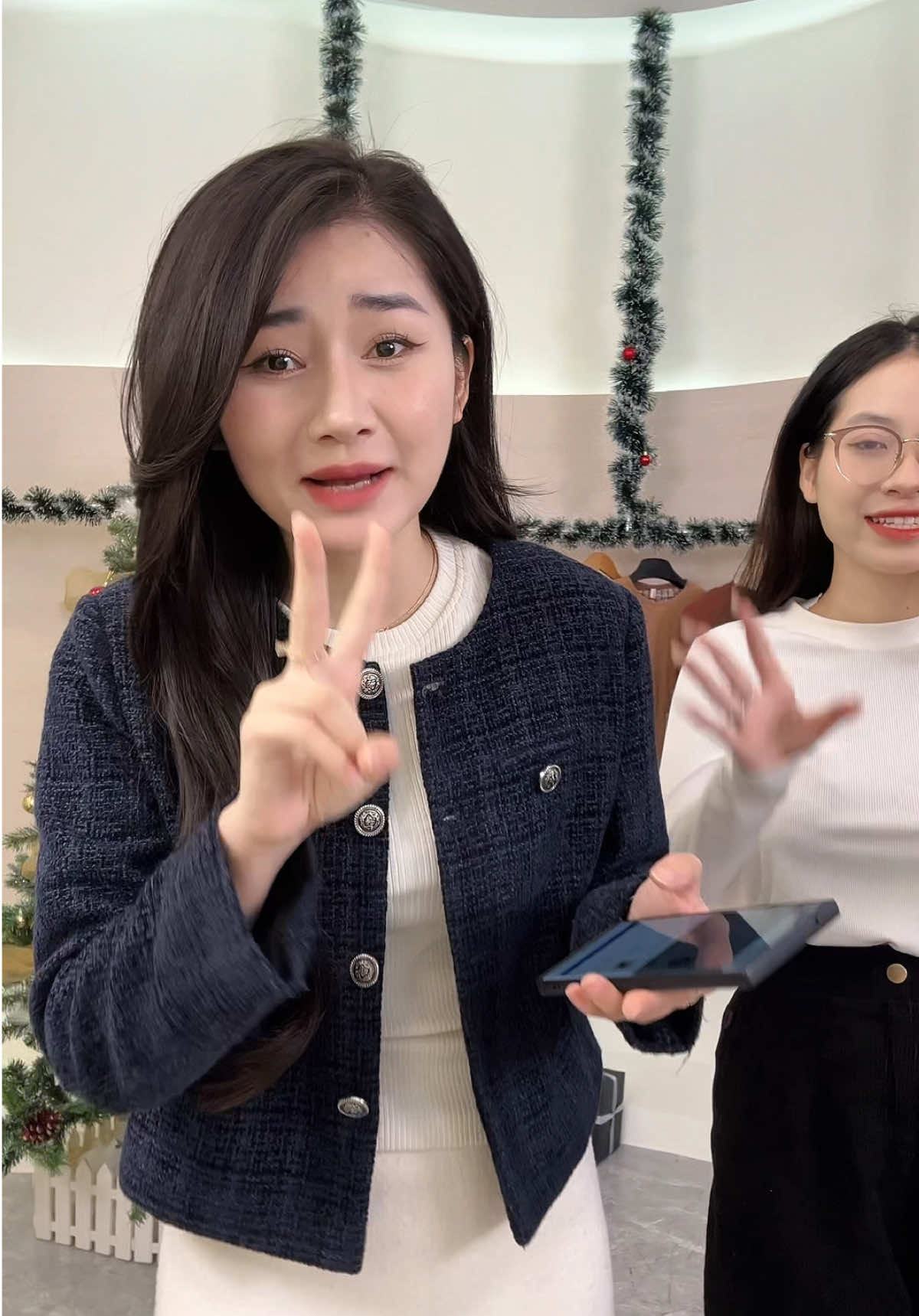 Giá quá rẻ các chị ơi #aokhoac #aokhoacda #aodatweet #thoitrang #xuhuong 