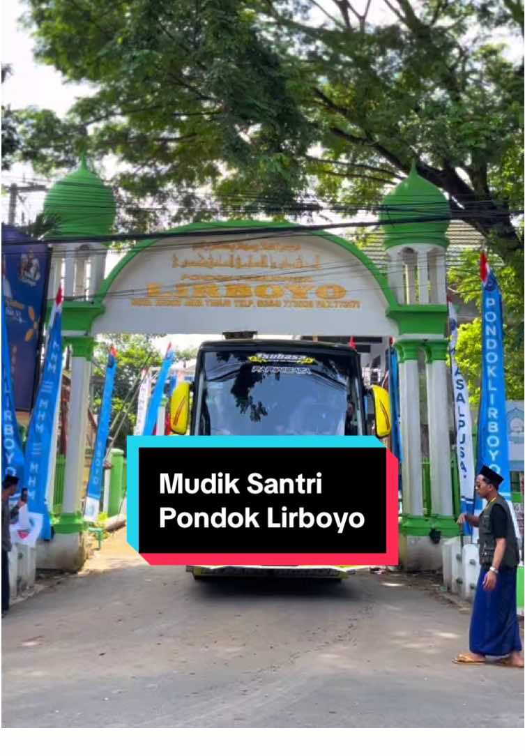 Pemulangan santri Lirboyo 🤩 . . #pondoklirboyo #lirboyo #115lirboyo #1abadmhmlirboyo #munashimasal #munaslim #reuniakbarlirboyo #haulhaflahlirboyo #santrilirboyo #santri #santripondok #santrikeren #santriindonesia #santriwati #santrisalafi #kediri #exploresantri #explorelirboyo #mudik #pulang 