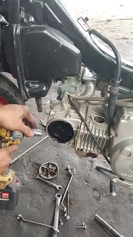 cara pembongkaran blok supra x 125