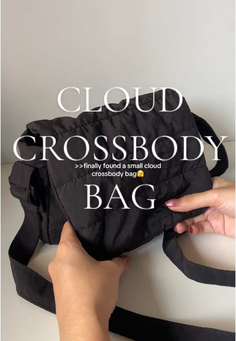maliit na bag ba hanap mo? #smallbag #cloudbag #crossbodybag 