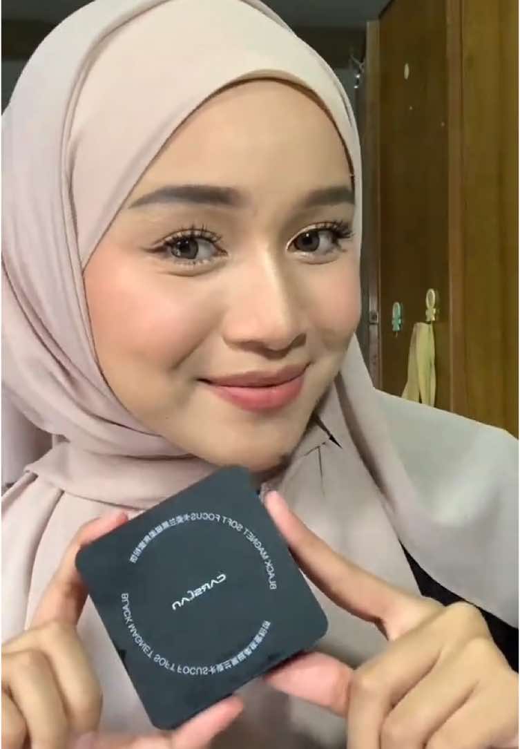 Literally penyelamat hidup i! 😻  gives a matte finishing and blur all my imperfections . sangat in love 💗#CARSLAN#carslanmy #carslanpowder#skintok #makeup#loosepowder #settingpowder#waterproof #oilcontrol