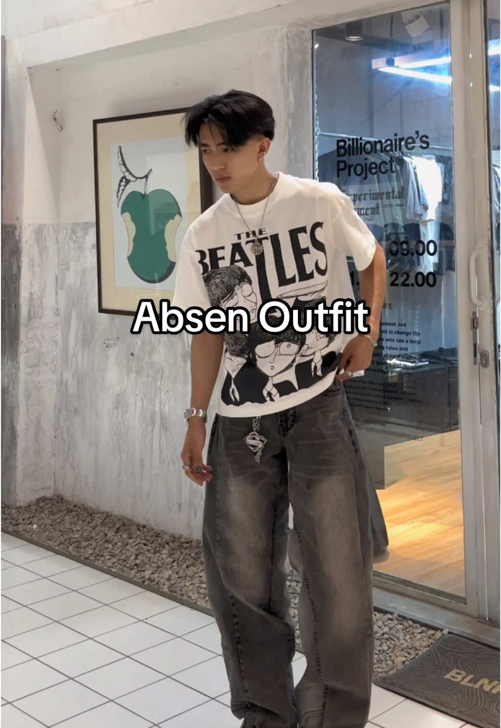 Kapan lagi kaos band selucu dan seboxy ini ✌🏻 • #poseideas #pose #idepose #OOTD #baggy #miror #fyp #rekomendasioutfit #outfitoftheday #stretwear #kece #keren #indonesia #skena #skiny #jefrinichol #copy #cargojeans 