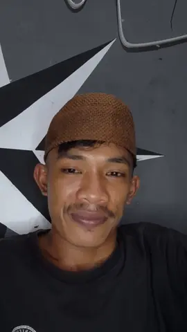 Anak Bungsu Mana Suaranya #fyppppppppppppppppppppppp #fyppage #fypviralシ #fypシ゚ #sundadevelope #katakatacinta #katakatamotivasi #katakatabijak #pepelingsunda #katakatasunda #katakataromantis #puisi 