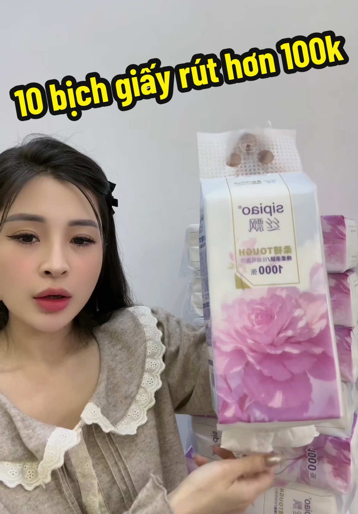 Giấy rút treo tường Sipiao mẫu mã đẹp , giấy mềm xài êm lắm nha. Quan trọng là nó rất rẻ nha. Combo 10 bịch hơn 100k #tiktok #fyp #xuhuong #nhunghaiphongreview #nhungthone #giayruttreotuong #sipiao 