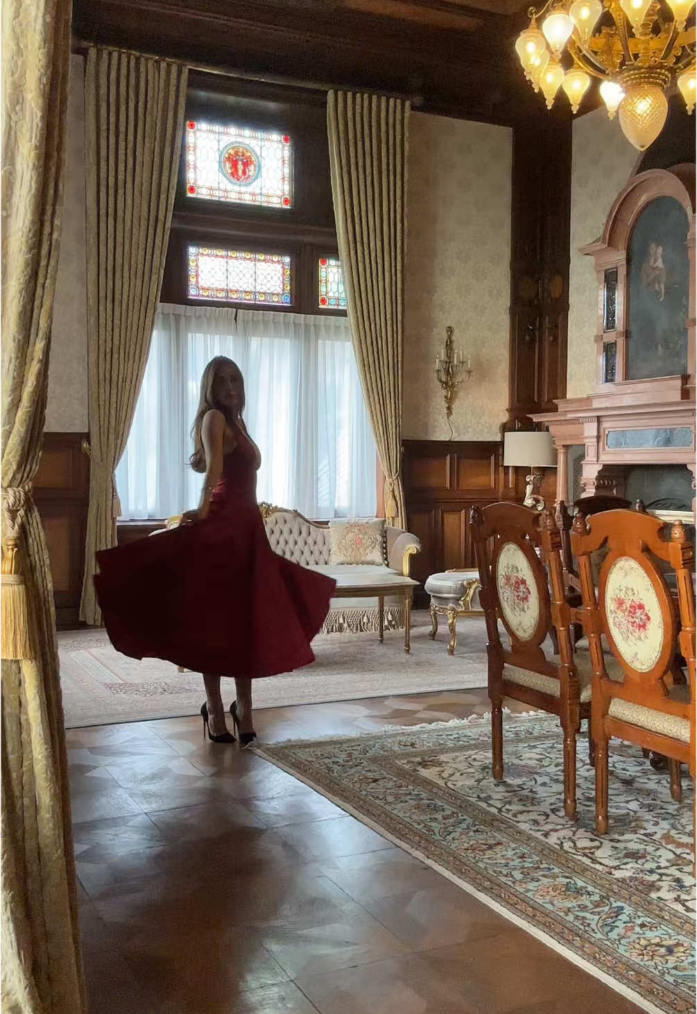 Had to make sure he liked the dress as well #oldmoney #classystyle #elegantfashion @schlosslieser 