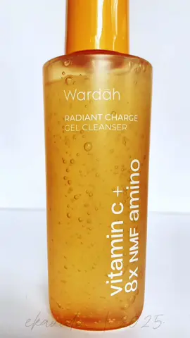 Gel cleanser andalan aku karena tekstur gel nya yang gentle tapi ga bikin kering & justru malah bikin lembab bgt 😍 @Wardah Beauty Official ✨ #WardahBeauty #AminoGel #Cleanser #VitaminC 