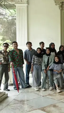 #outfitvintage90s #tegalpride #tegalkotabahari #memories #fotoalbumsekolah #kenangan ##foryou  #yearbook #yearbooktrend #OOTD #outfit #fyp #trending #foryoupage #trend #vidioviral #OOTD #outfitcheck #ootd90s #ootdyearbook #yearbooktrend #90s #90anstyle #jadul90an #kenangan #fotoyearbook #viraltiktok #trendingvideo #fypシ゚viral #foryoupage 