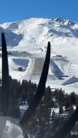 مطار #كورشفيل #سكي #ثلوج  #courchevel 