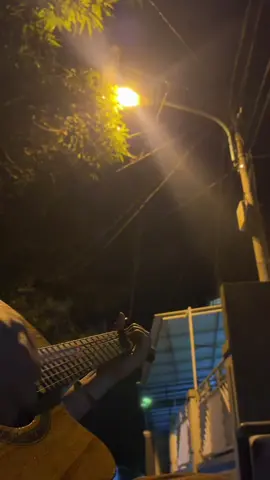 Ada yg tau makna dari lagu ini? #covergitar #coverakustik #firman #firmankehilangan #covermelodi #covernyanyi #storysad #fyp 
