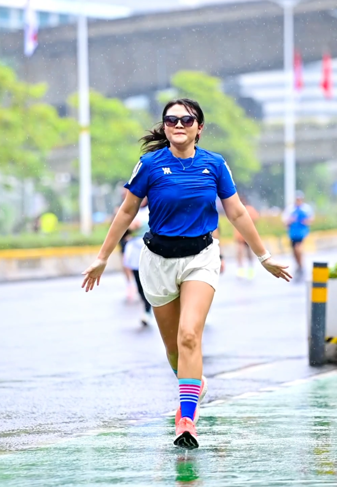 Back to road with dramatic 😂💙 📽 : mas @fathurmotret  #cfd #carfreeday #Running 