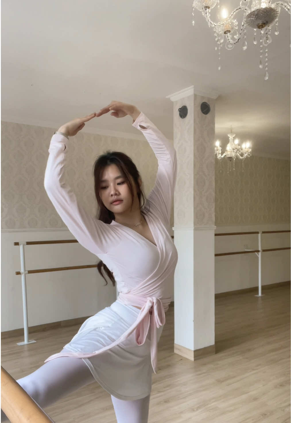 I saw wonyoung doing ballet and took it as my sign to start 🎀🩰🪞🦢 @Plié Studios ™ #ballet #balletjakarta #adultballet #ballettok #aerialyoga #yoga 