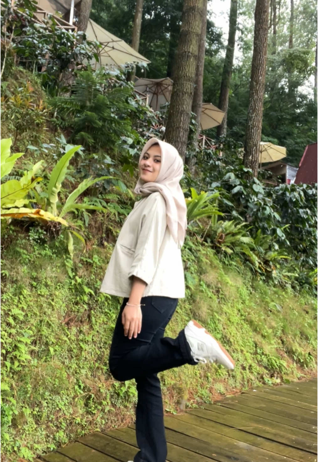 sore hari di hutan🌳 #outfit 