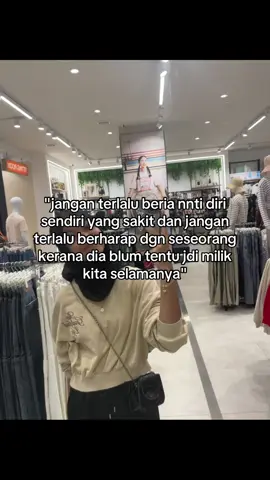 kita beria un bkn dihargai😹#sadvibes #galaustory #quotes #beria#fypage #fyptiktok #trending #xyzbca #like 