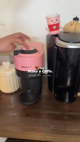 Let’s make a Crème brûlée latte  😌🥰 i forgot how much i love making coffee #baristaathome #cremebruleelatte #nespressovertuo #coffeetiktok #fyp #happysunday #smallcreator 