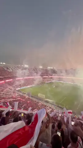 TE ALENTAREEEMOSS DE CORAAZONN! 🤍❤️🤍 • • • • #riverplate #riverelmasgrande #tricampeon #siempreestaremos #lbdt #lbdt14 #riversiempre #vamosriver #riverespopular #riveresfamilia #riverespasion #riveresmundial #rivervososmivida #futbol #barrabrava #monumental #futbol #telón #elmasgrande #grandeza #pasión #argentina #riverplate #fypシ #fyp # #futbol #Viral #messi #Libertadores #monumental #gallardo #riverhinchada #lbdt14💪🇮🇩🇦🇷 #losborrachosdeltablon #fiesta #lbdt