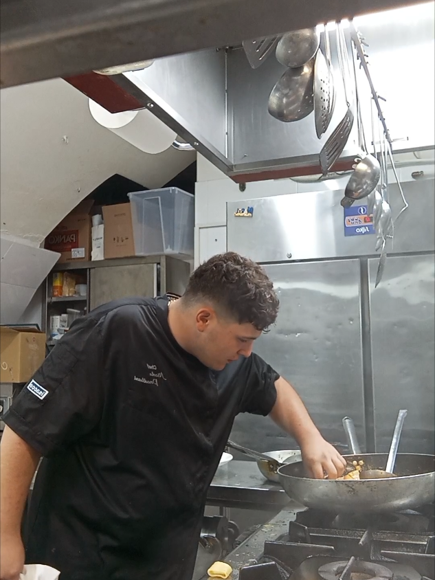 lo sa anche Alessandro l'Italia è borghese 👨🏻‍🍳 #perte #barletta #voliamoneiperte #casabarletta #virale #chef 