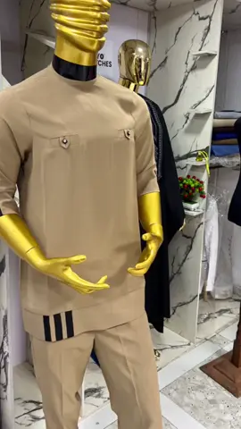 Step up your style game with this stunning men's outfit from @ariyostitches! This unique design combines rich brown tones with vibrant pops of color, creating a look that's both elegant and eye-catching. Crafted with the finest fabrics from @ariyofabrics, this ensemble is the perfect combination of comfort and sophistication. mensfashion #mensstyle #ankarastyle #nigerianfashion #tailormade #custommade #peacockfashion #africanfashion #ariyostitches #ariyofabrics #fashion #style #trending