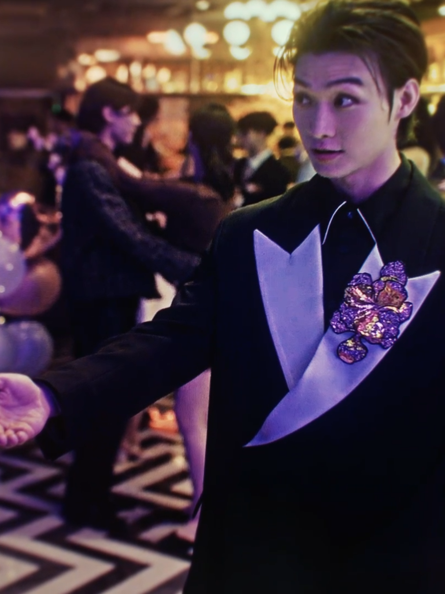 hes so fine. they betetr keep the s2 hairstyle for s3 #msyfield #edit #xokitty #xokittyedit #xokittyminho #toalltheboysivelovedbefore #kittysongcovey #minhoxokitty #mooncovey #minhoedit