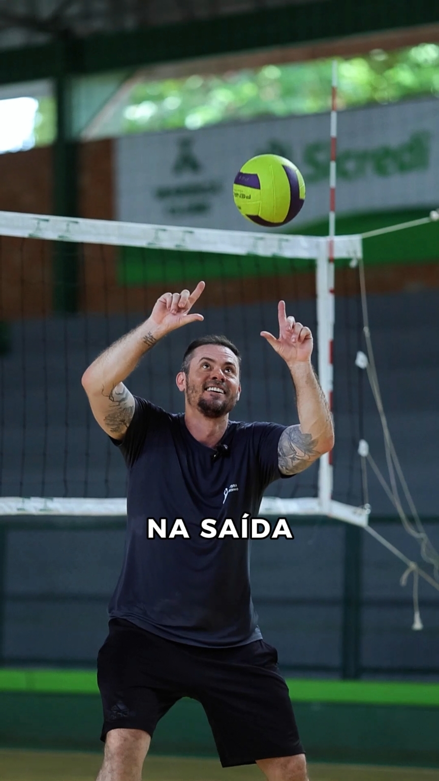 Ricardinho 🇧🇷🏐 Qual sua bola preferida? #volei #volleyball #haikyuu 