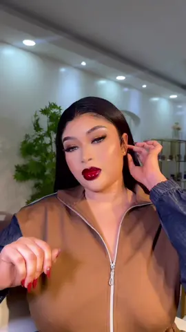 #senegalaise_tik_tok #fyp #makeupartist #sagnsesenegal #mamendiayesavon #maquilleuseprofessionnelle 