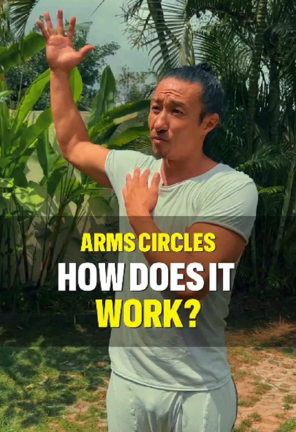 Did you know your energy field extends up to 9 feet around you? 🌟 Arm circles are more than just a warm-up—they help clear stagnant energy while improving shoulder mobility and flexibility. When you move with intention, you unlock energy flow and open up your body. Start small, listen to your body, and gradually build up. Try it out and feel the difference! 💪🔥  #movement #practice #wellnesstips #health #pfy #exercises #healing #arm #circle 